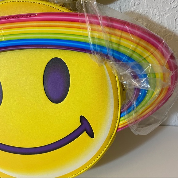 Lisa Frank Loungefly Yellow Rainbow Ring Smiley Face Saturn Crossbody Bag - Picture 3 of 12